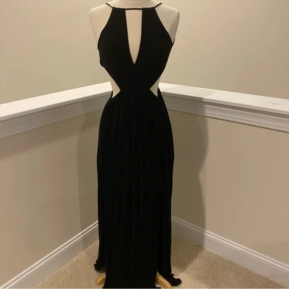 Tobi | Dresses | Tobi Little Black Maxi Dress Stunning Halter Tie Neck  Cutout Waist Design Sz Xs | Poshmark